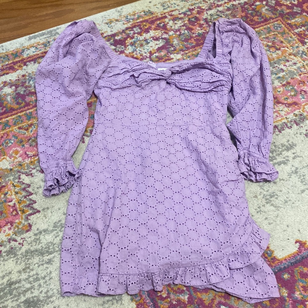 Eyelet dress with puffy sleeves